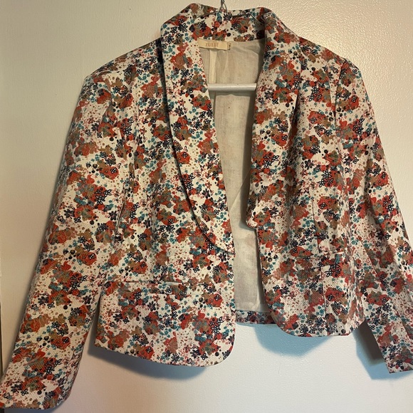 Tulle Cropped Spring Blazer - Picture 2 of 4